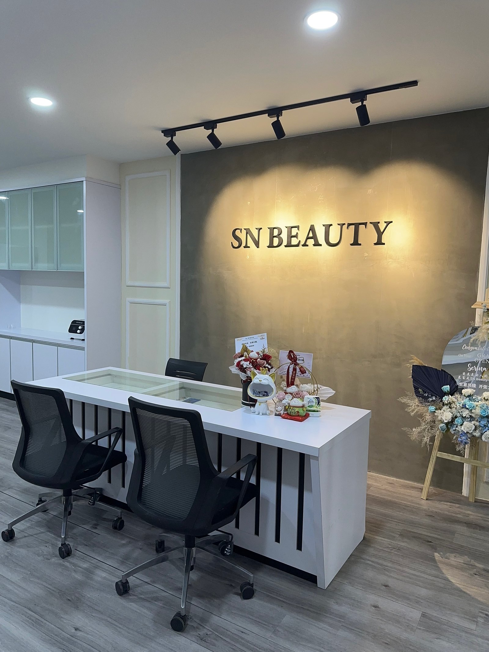 SN BEAUTY 店面场景图